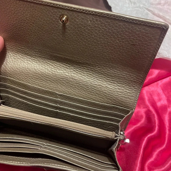 GUCCI GG Soho Leather Biford Long Crossbody - Picture 14 of 16